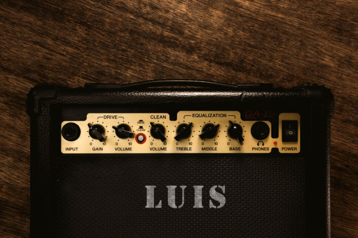 044 Amplifier Luis